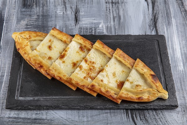 Kaşarlı Pide